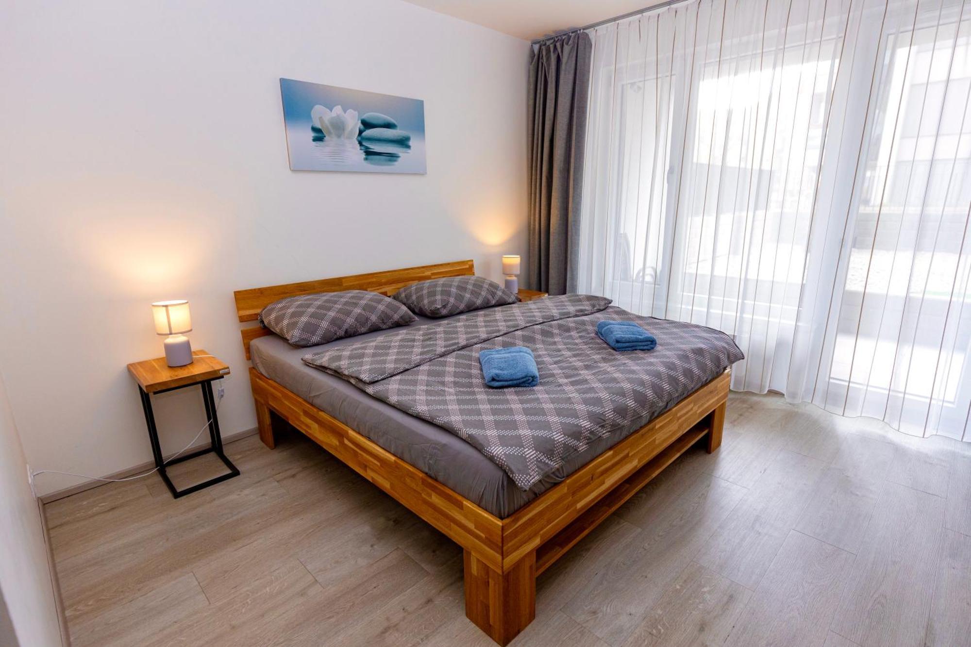 Modern Apartment • Garden • Near The City Center 布拉格 外观 照片