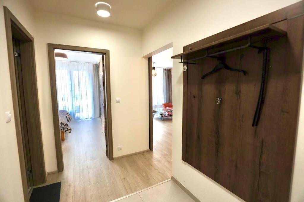 Modern Apartment • Garden • Near The City Center 布拉格 外观 照片