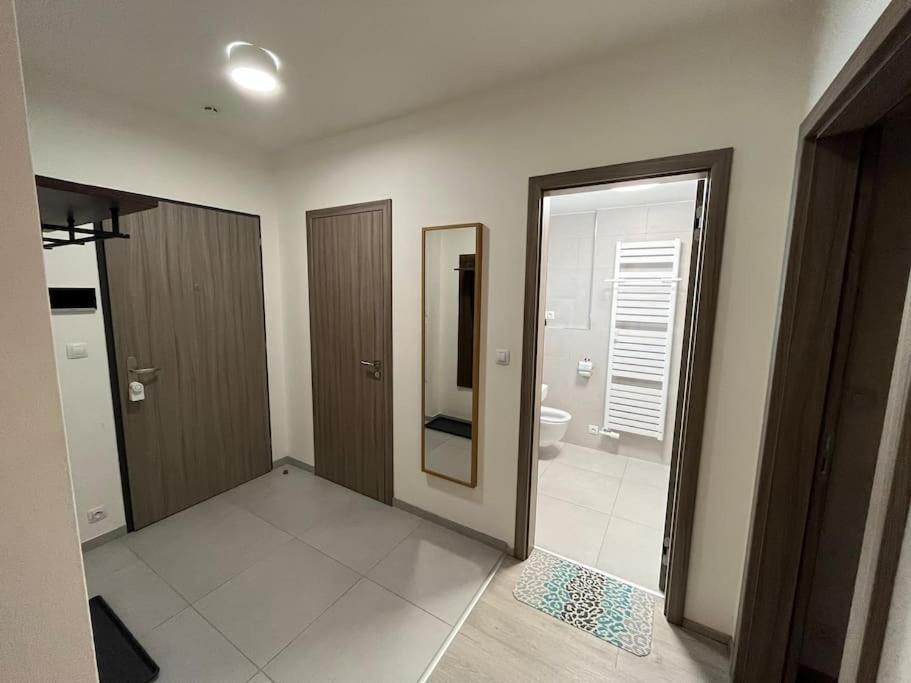 Modern Apartment • Garden • Near The City Center 布拉格 外观 照片